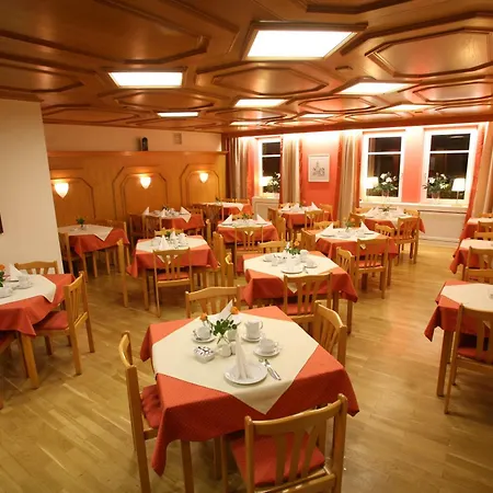 Hotel Am Kuhbogen Hof (Bavaria)