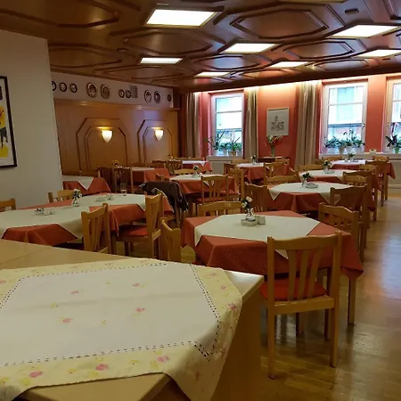 Hotel Am Kuhbogen 3*